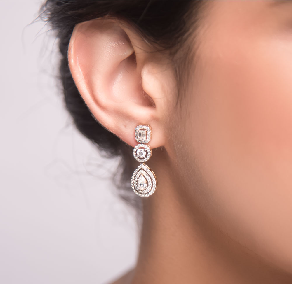 Earring-desk